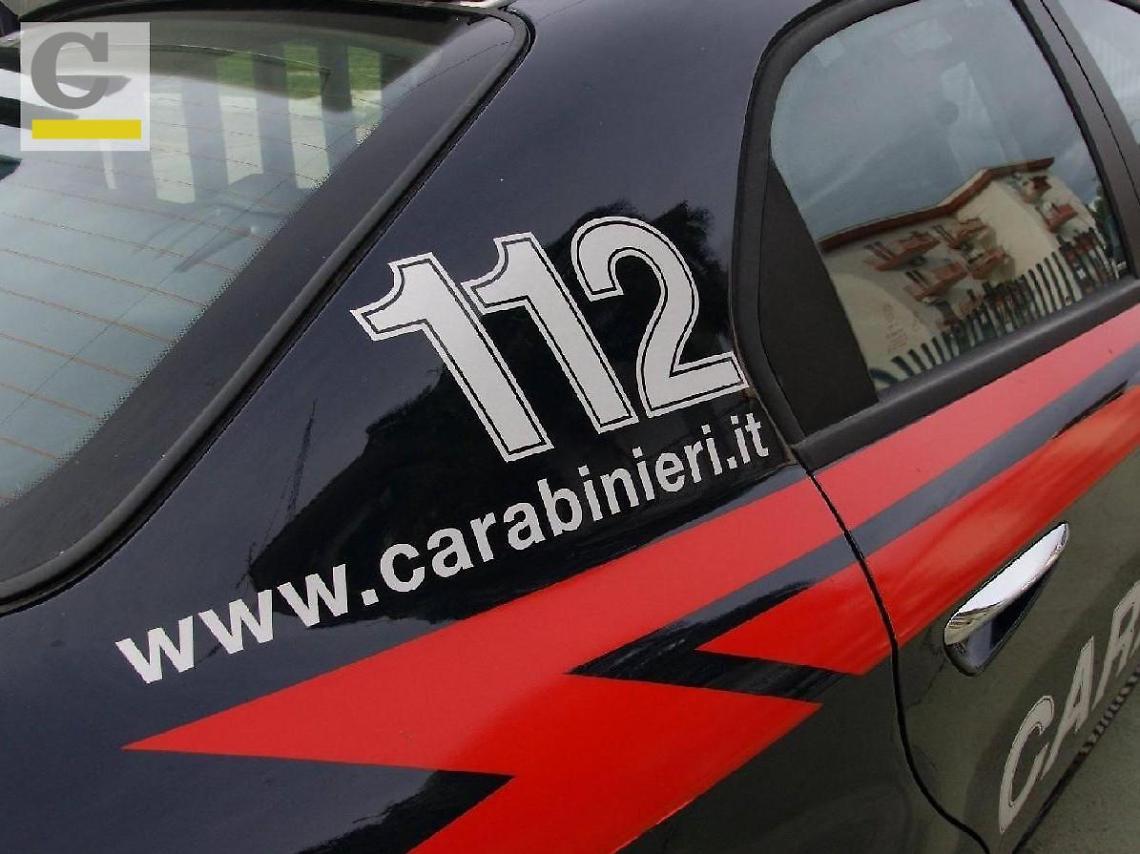 Furto da Unieuro: serranda sfondata con un'auto e negozio ripulito