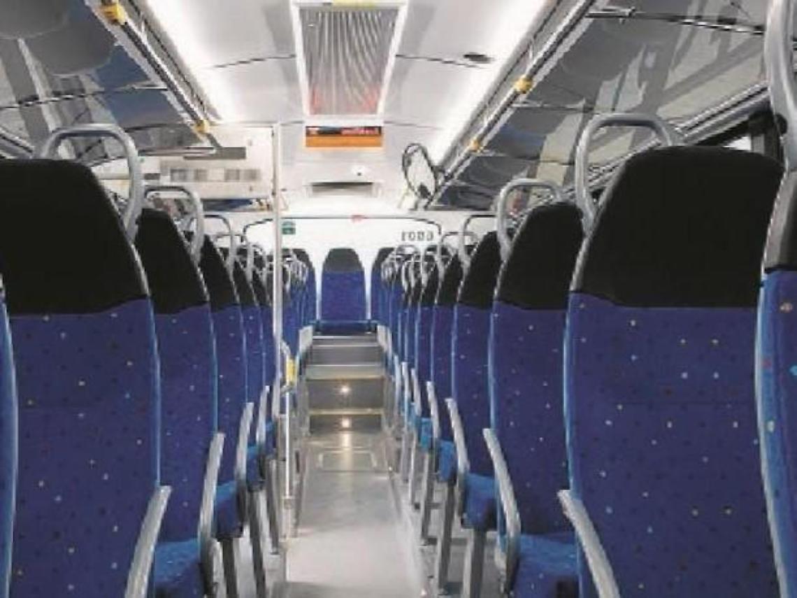 Trovato sul bus senza biglietto: giovane nigeriano dà in escandescenze