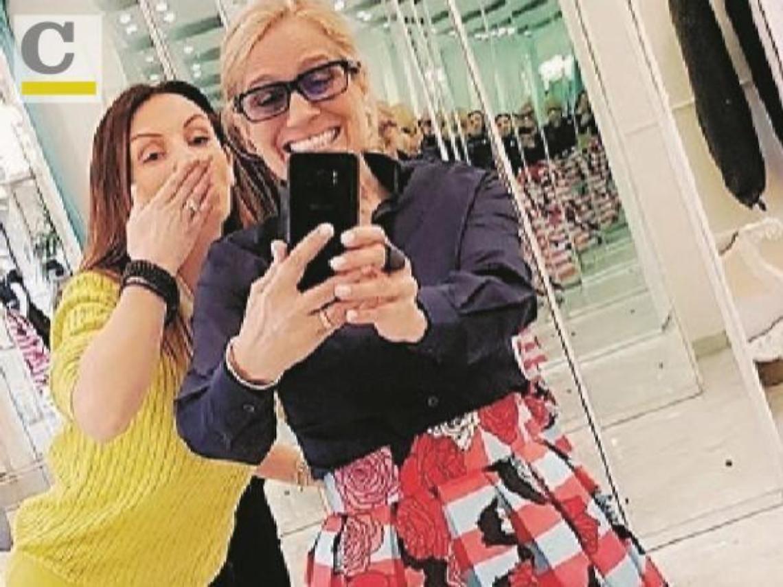 Heather Parisi ad "Amici" veste Curti: sceglie gli abiti e poi tutti a cena