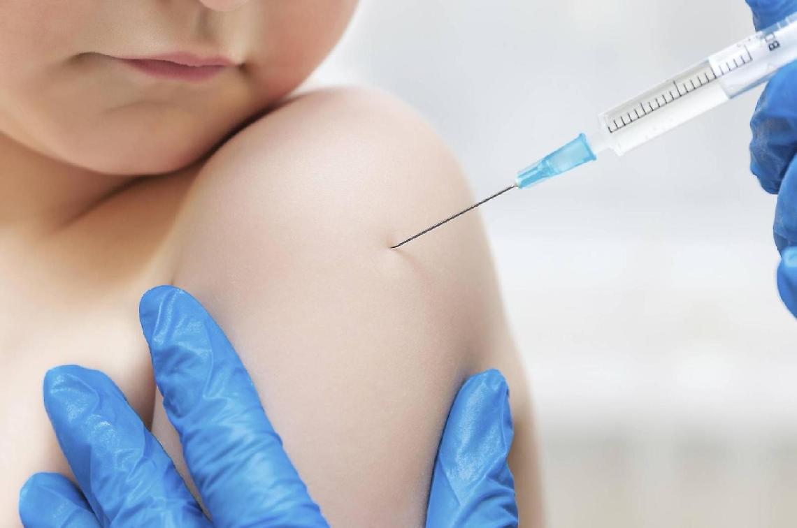 Allarme meningite, scoppia il panico tra le mamme: la nota dell'Asl