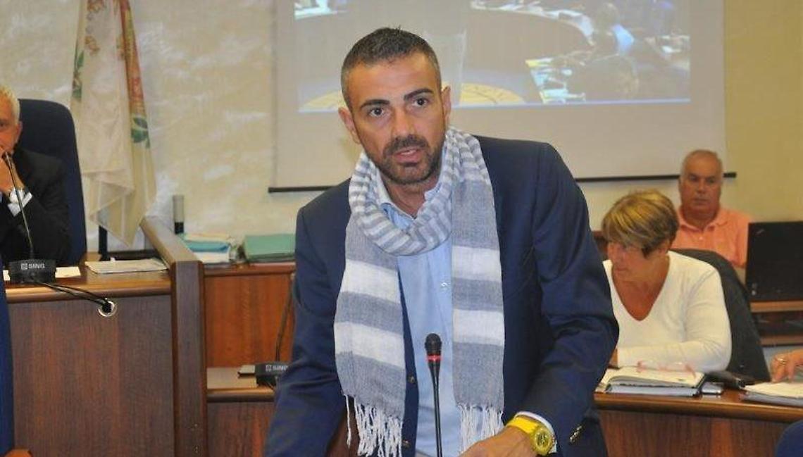 Noto ristoratore picchia un cane, Fabio Tagliaferri lo salva ma viene aggredito