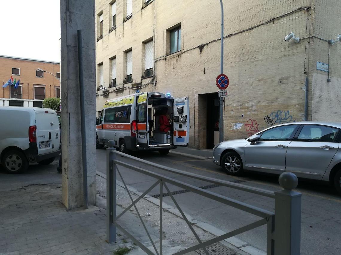 Cassino, panico in tribunale: dipendente soccorso da un'ambulanza