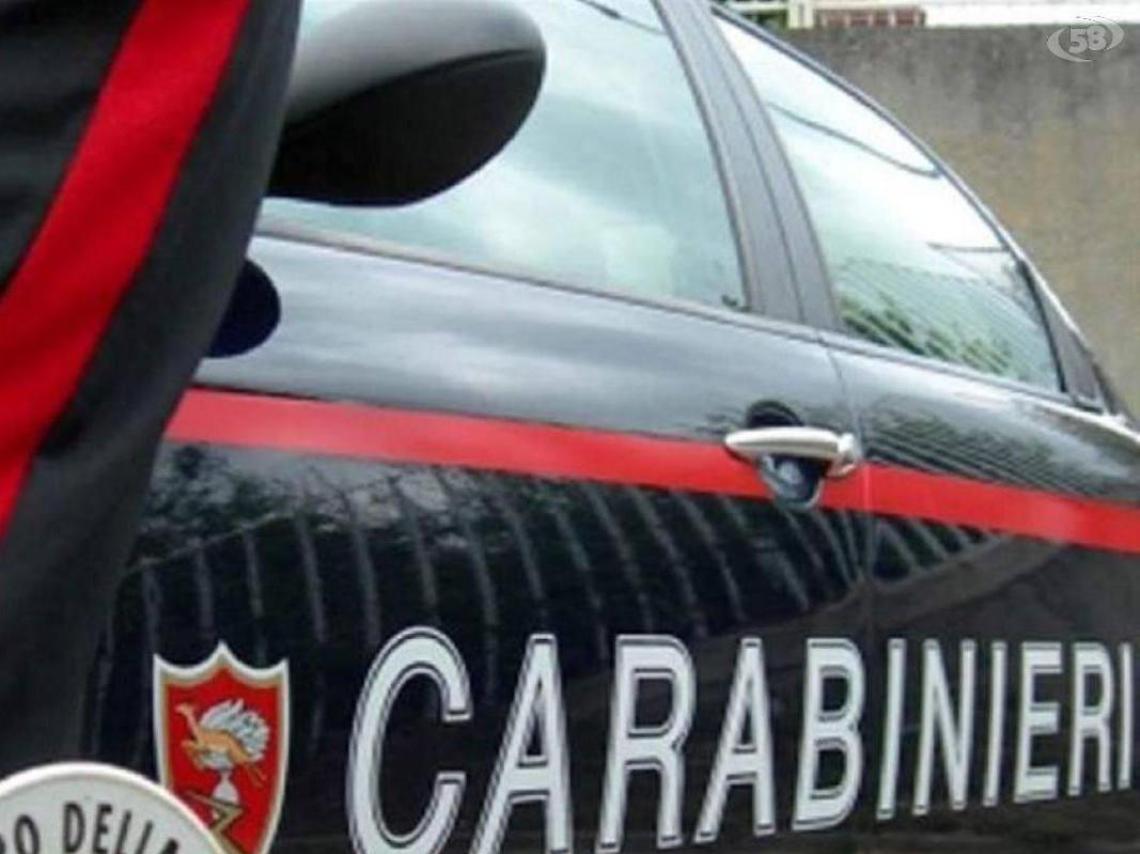 Donna ricattata: "O ti candidi con noi o perdi il lavoro". Ma lei denuncia tutto