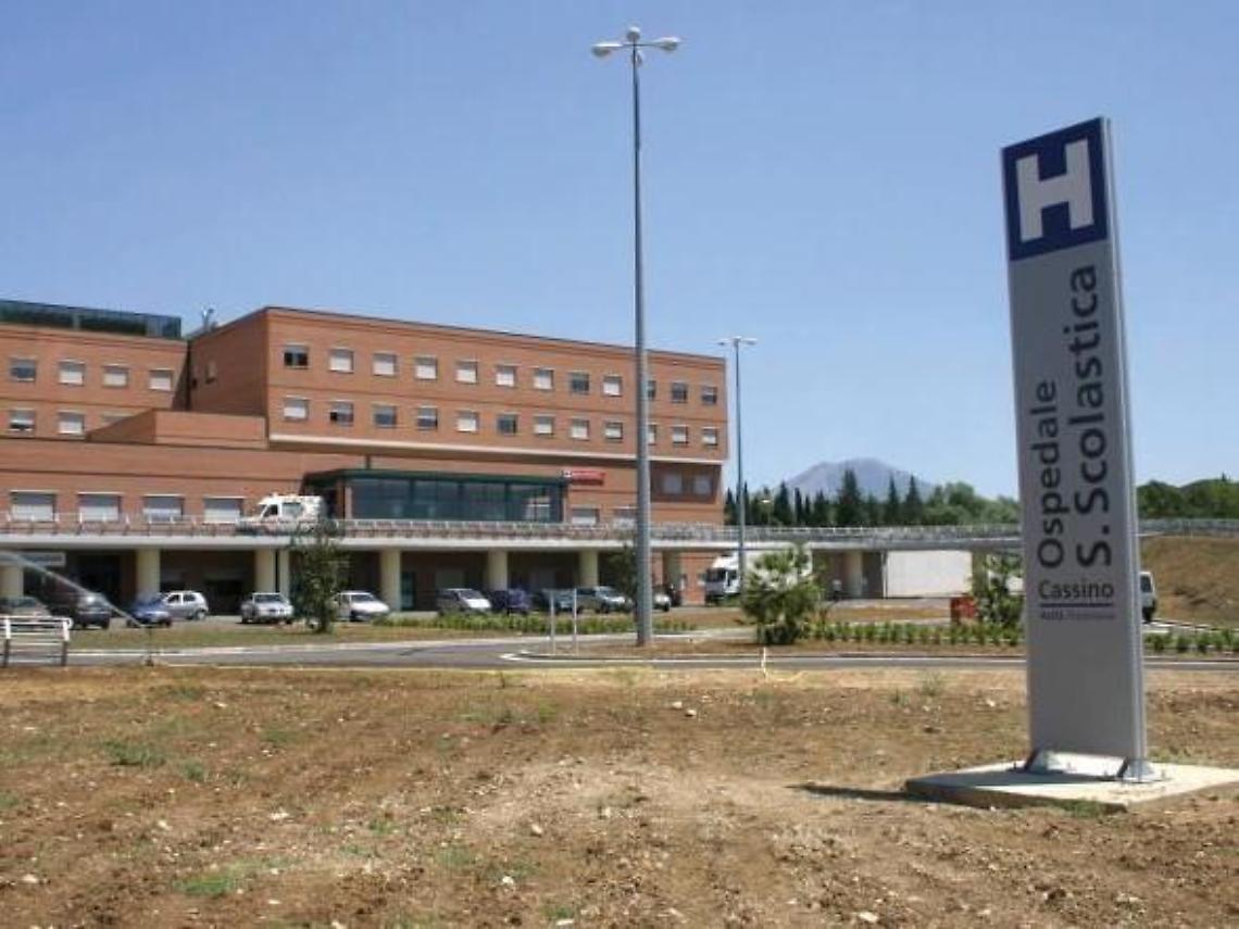 Muore nel negozio dove lavorava: in corso l'autopsia sulla salma del giovane