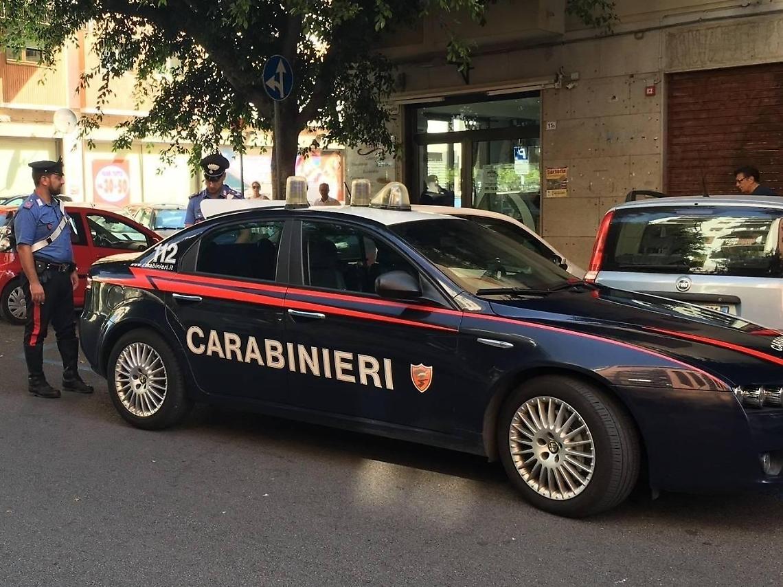 Spende tutto al gioco e simula una rapina ma viene smascherata: l'epilogo