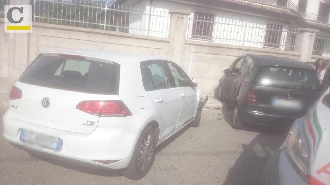 Incidente sulla provinciale: coinvolta una giovane donna incinta [FOTO]