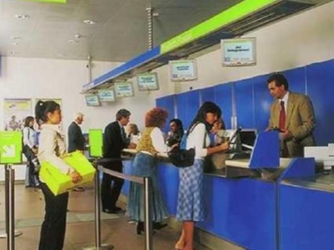 Va a riscuotere denaro alle Poste ma i soldi non sono i suoi: arrestato