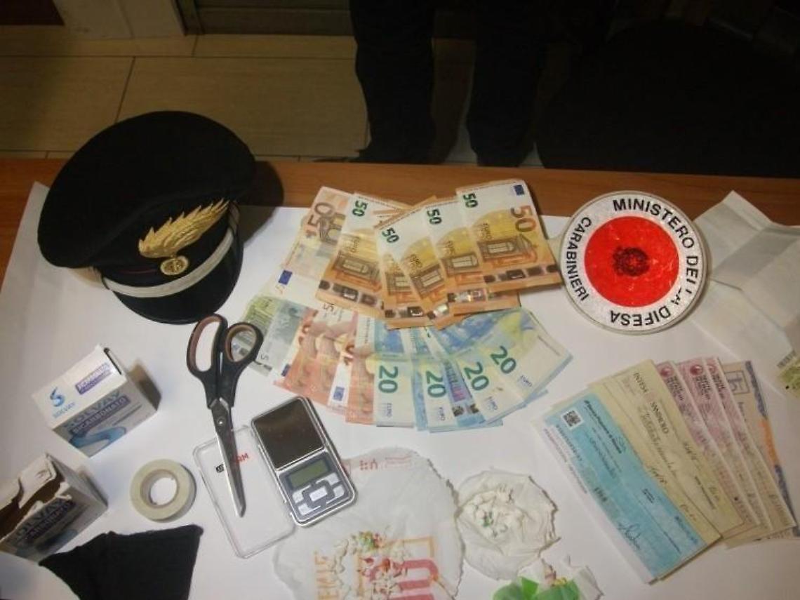Sora, sgominata "casa dello spaccio": trovati crack e cocaina. Donna in manette