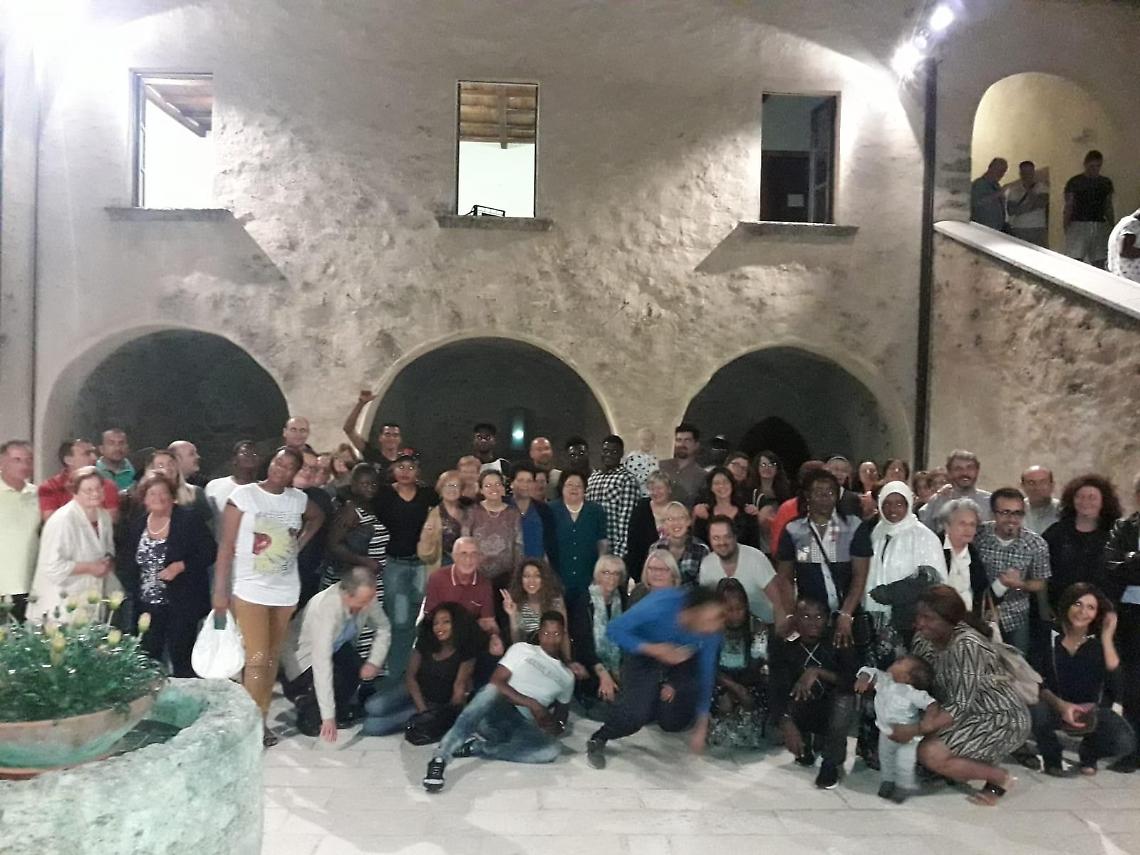 Profughi e integrazione: richiedenti asilo "cuochi per una sera"