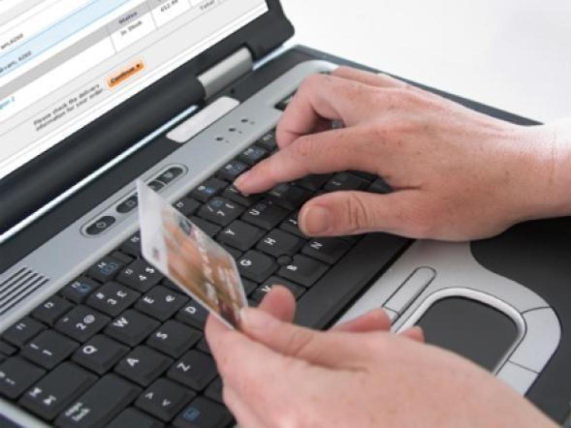 Si finge carabiniere per mettere in atto truffe online: 37enne smascherato