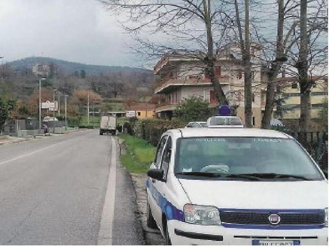 Profughi senza ricariche telefoniche: barricati nel centro d'accoglienza