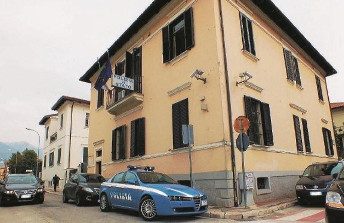 Violenta lite familiare: tenta di strangolare il fratello per un cortile