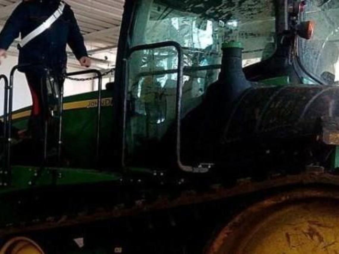 Furti ed estorsioni coi trattori: 15 indagati nell'inchiesta "Wood cutter"