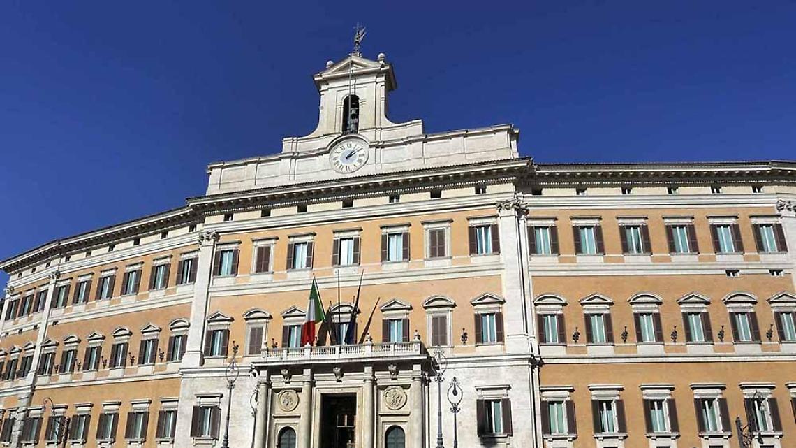 Politica, ricalcolo dei vitalizi: ecco tutte le "sforbiciate"