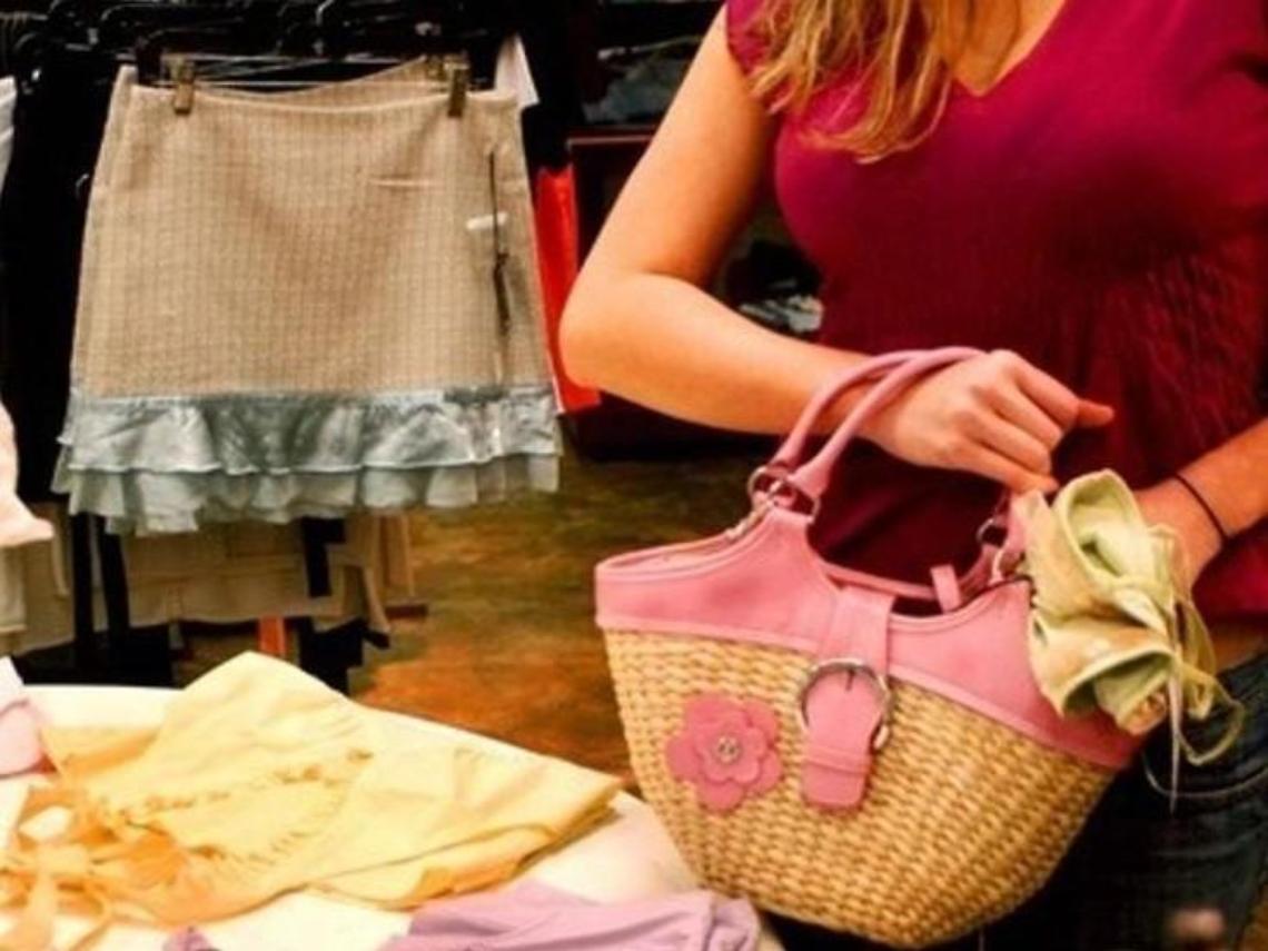 Padre di abbigliamento e cosmetici da Valmontone Outlet: arrestate due sorelle