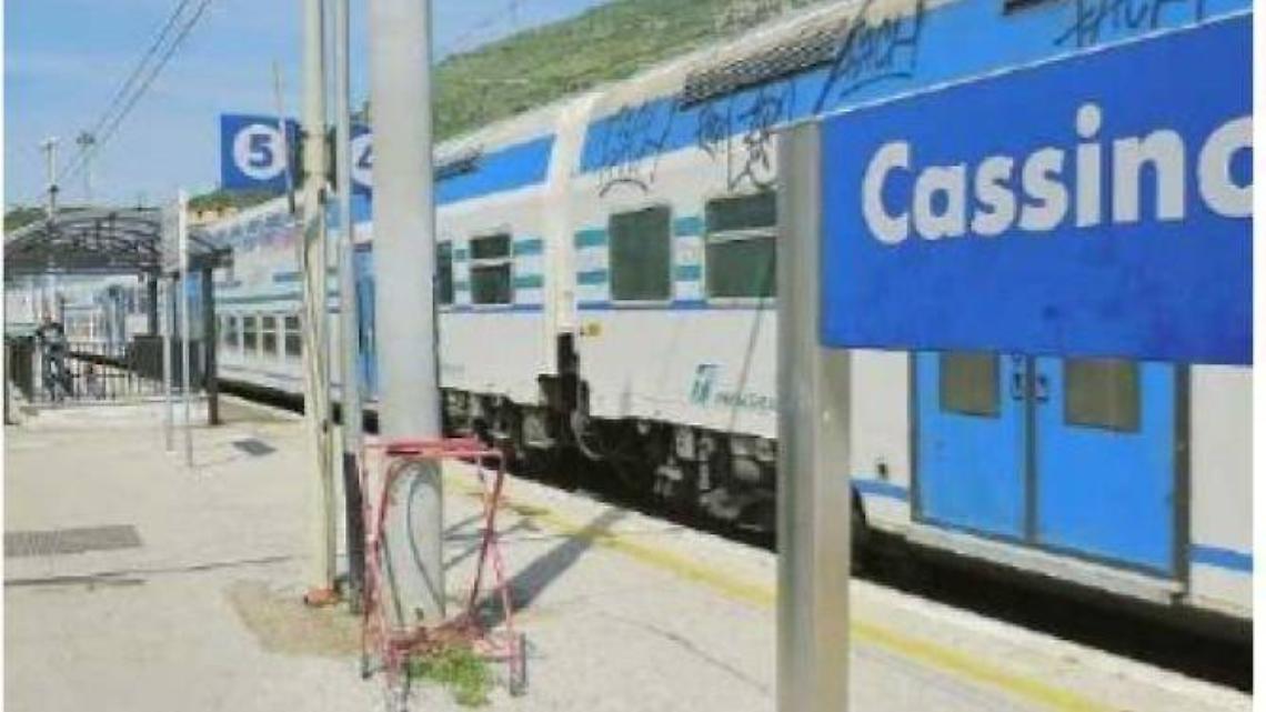 Nigeriano semina il panico su un treno: arrestato. Non è nuovo a simili episodi