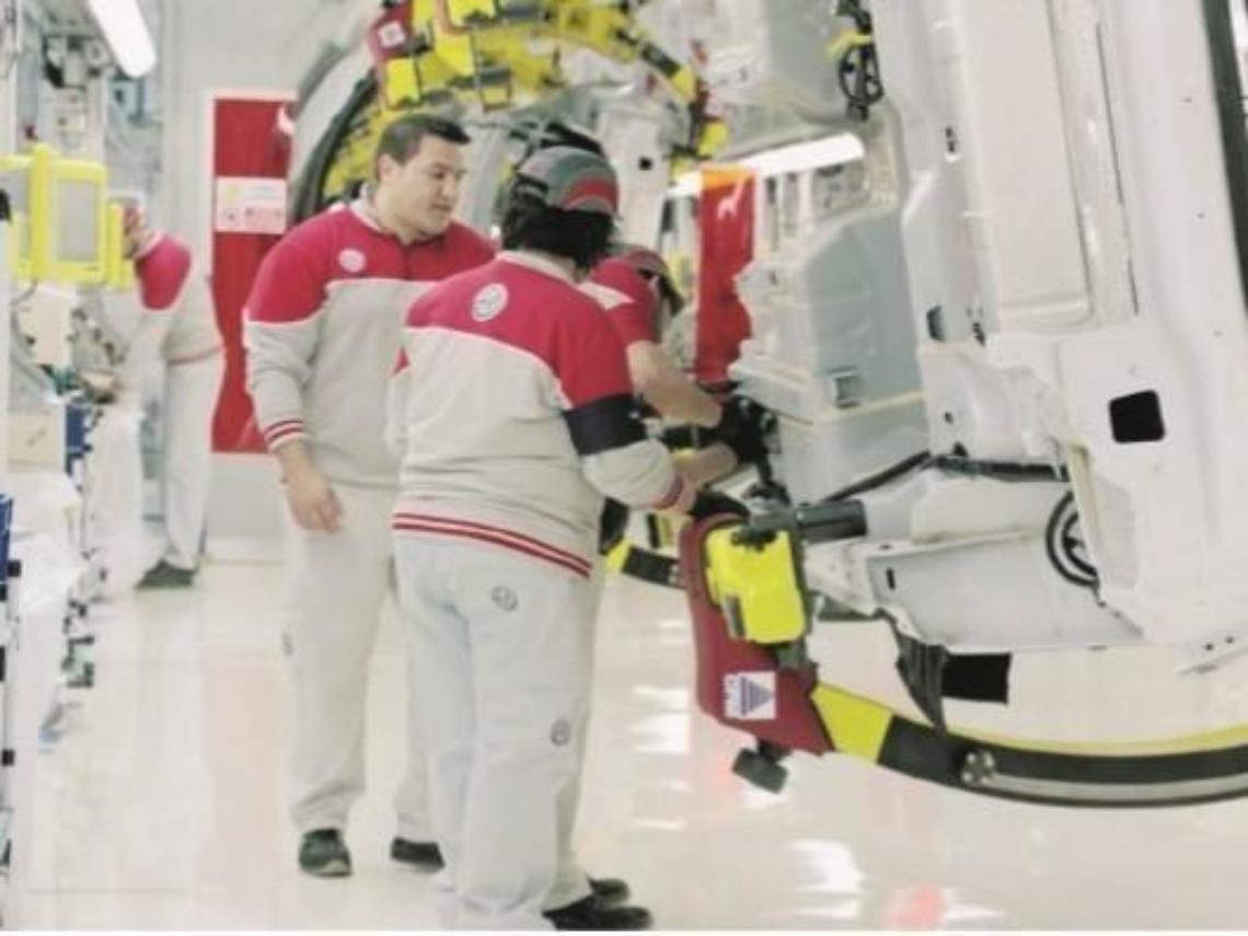 Lavoro, la speranza viaggia in Alfa. Oggi lo stabilimento riaccende i motori