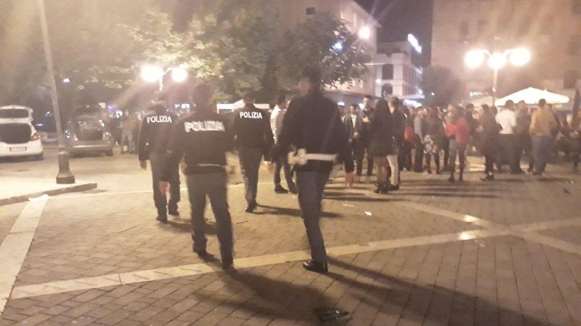 Aggredisce e minaccia di morte i poliziotti, profugo in manette