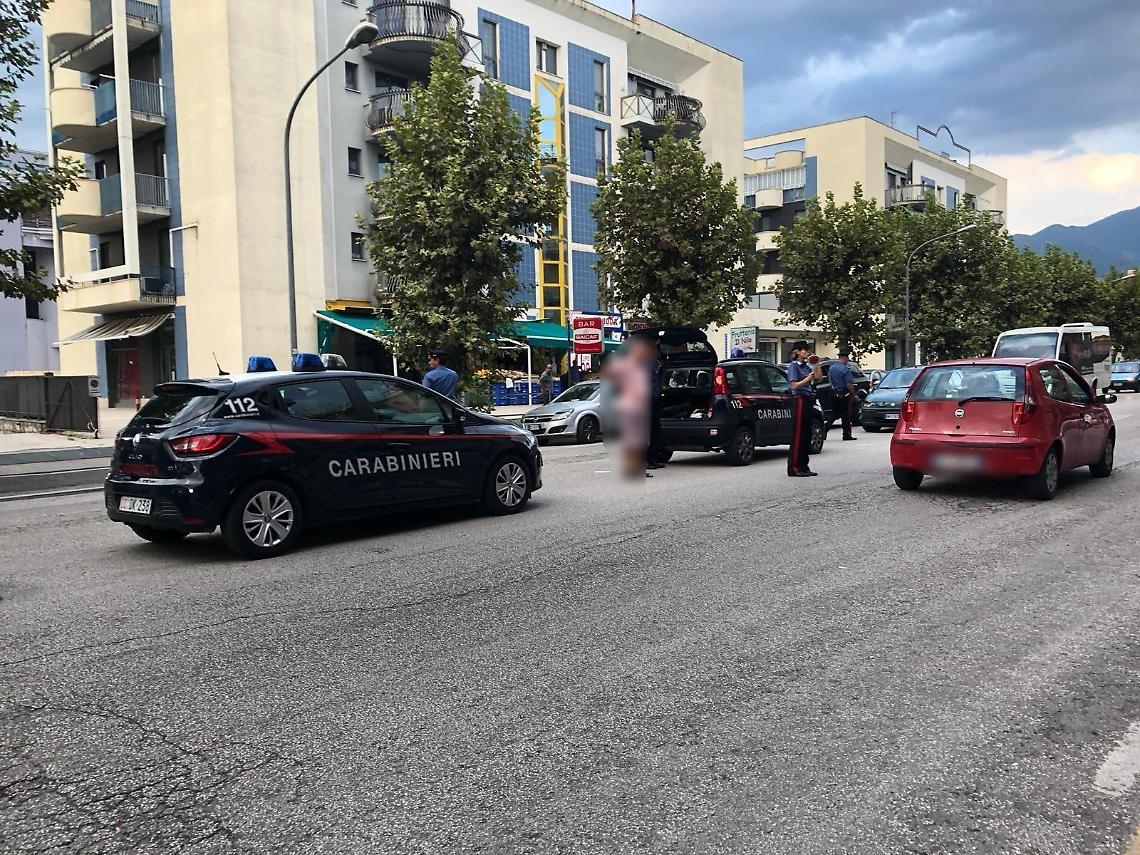 Uomo investito in via Garigliano: ambulanza e carabinieri sul posto