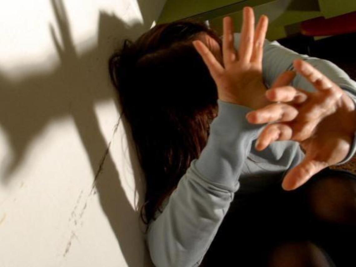 Picchia la ex convivente e le distrugge la macchina, arrestato per stalking