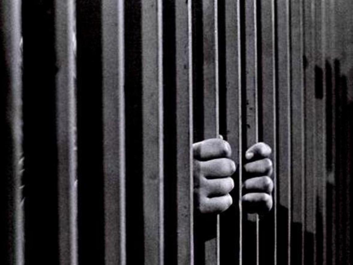 Detenuta tenta di uccidere i suoi due figlioletti: uno è morto, l'altro è grave