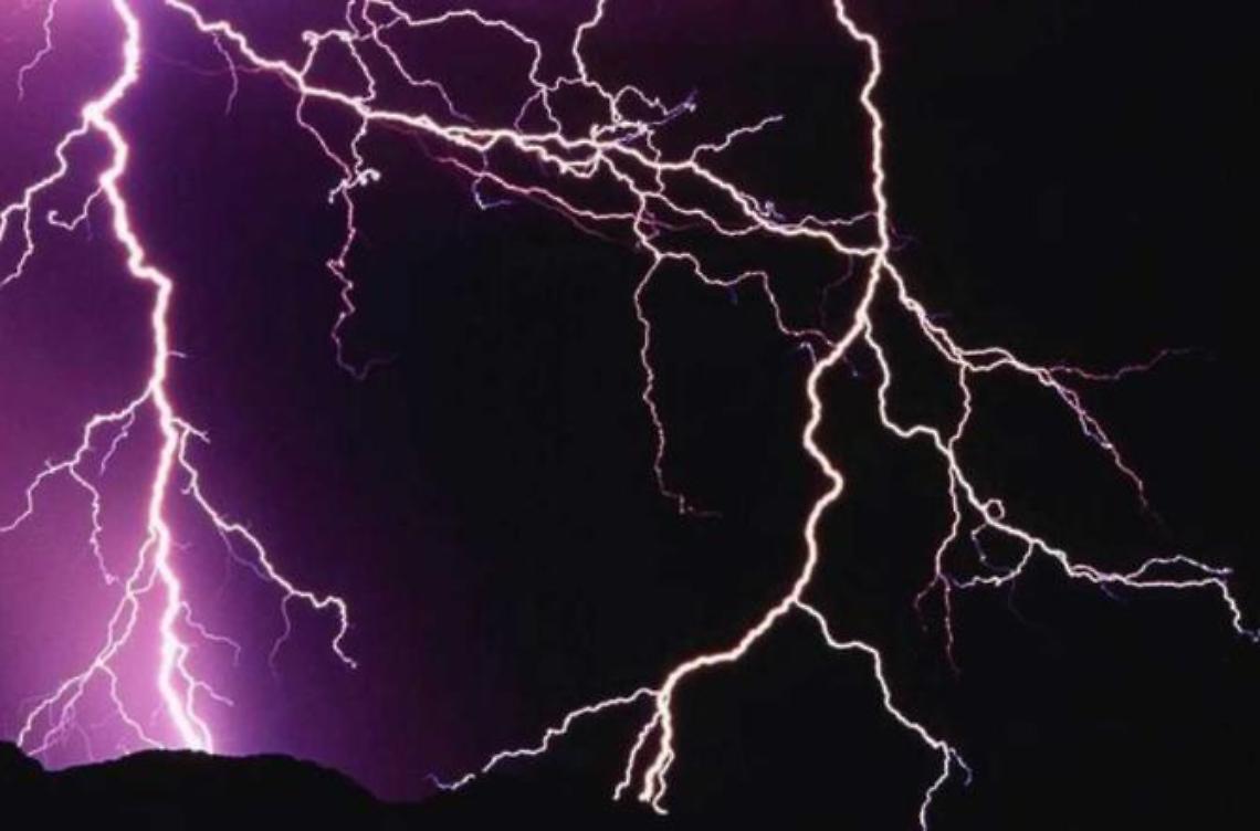 Meteo pazzo: prima caldo torrido, poi nubifragi e temperature giù di 10 gradi
