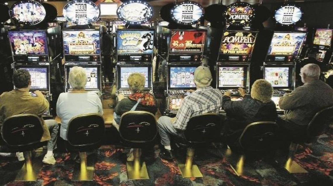 "Ludopatia piaga sociale", lotta al gioco d'azzardo: la Lega incalza il Comune