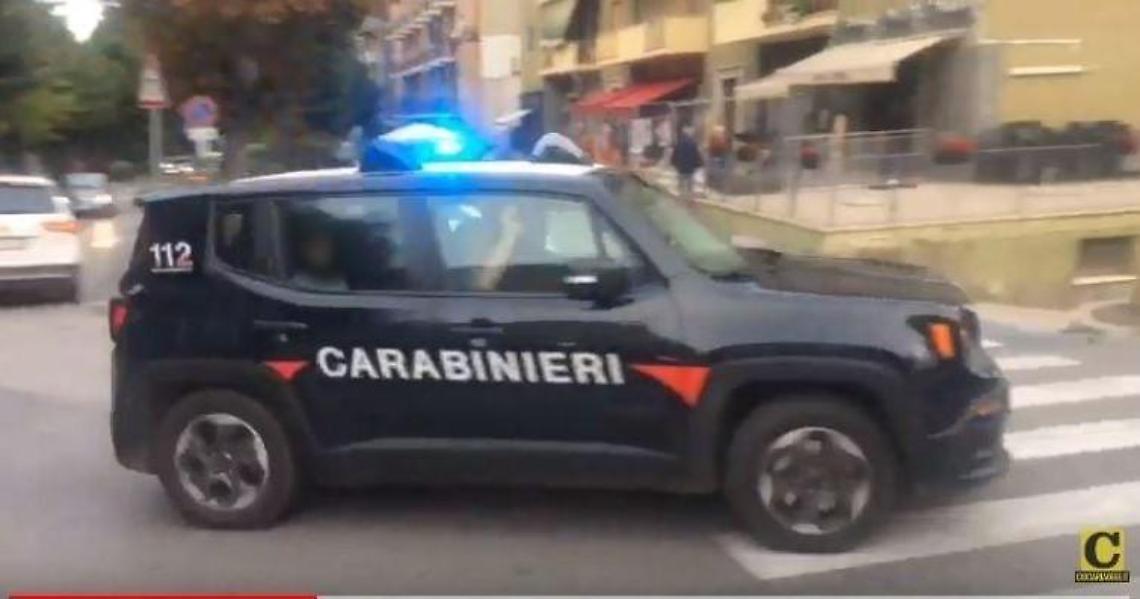 Spaccio di cocaina nelle case popolari: usati anche bimbi piccoli, 5 arresti