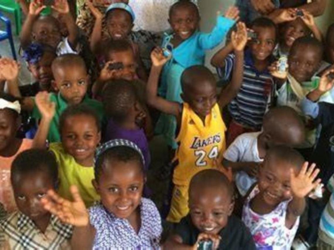 Adozioni a distanza: alla 'Di Meo' 14 anni sulle 'ali della solidarietà'