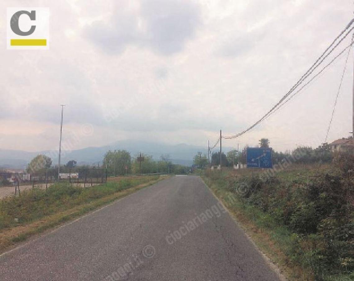 Aria irrespirabile e malesseri fra la gente: ma la puzza è un mistero