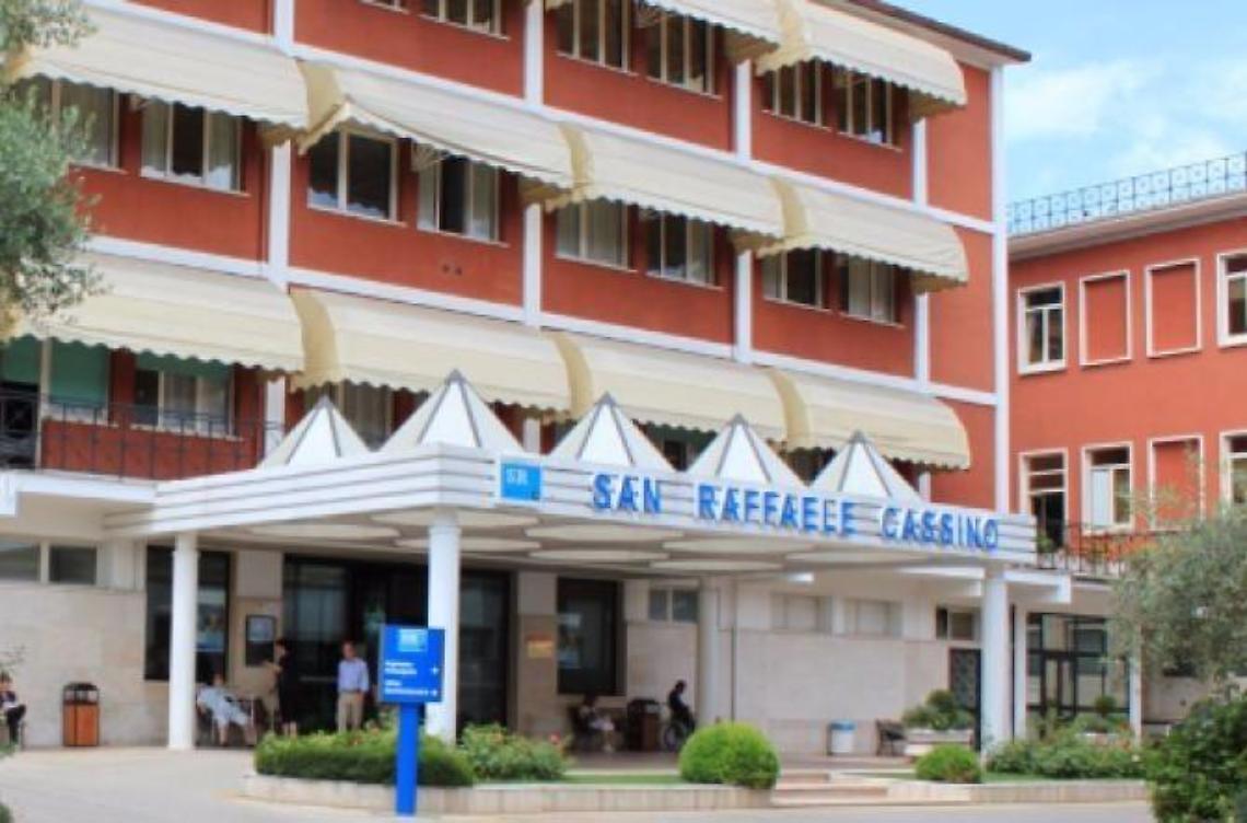 L'addio di un marito alla moglie malata. Il grazie agli "angeli in camice"
