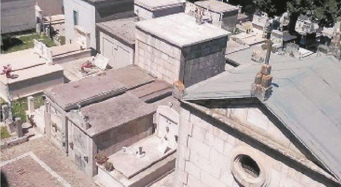 Ferentino, tombe senza pace: al cimitero continuano i furti