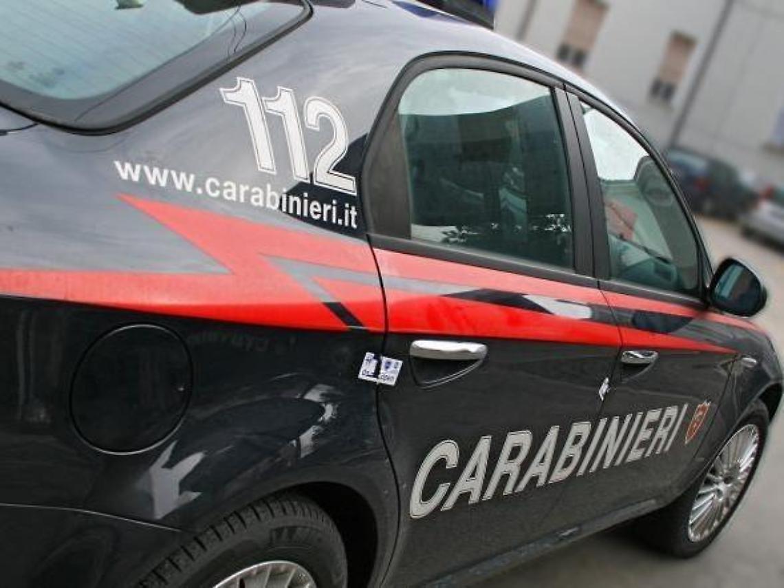 Auto trovata in un fossato ma nessuna traccia del conducente: è giallo