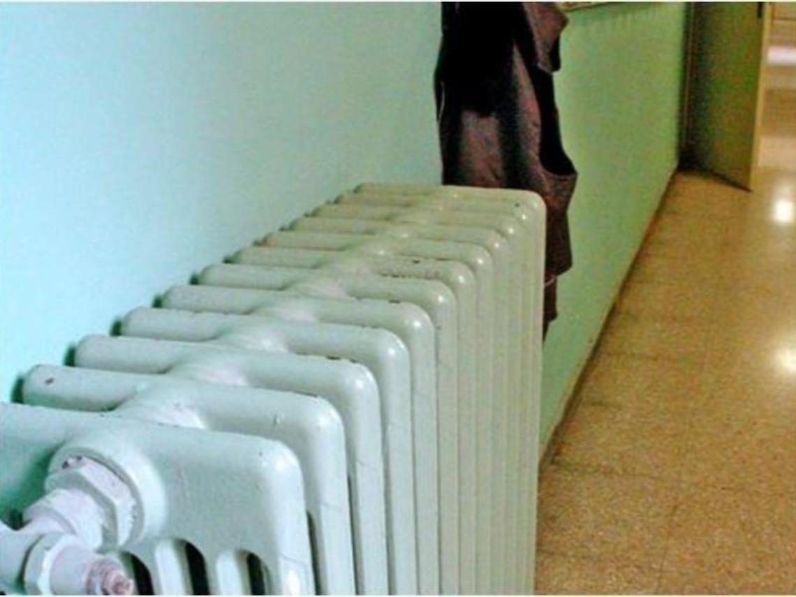 "Termosifoni spenti, istituzioni assenti": la protesta degli studenti