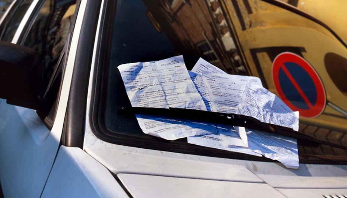 Una valanga di multe da pagare: l'incredibile trucchetto per non saldarle