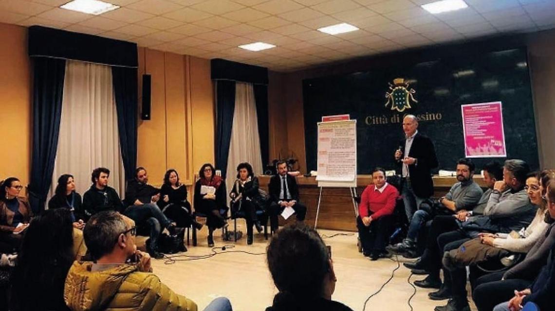 Il Forum che salva i giovani: associazioni e comitati a confronto per fare rete