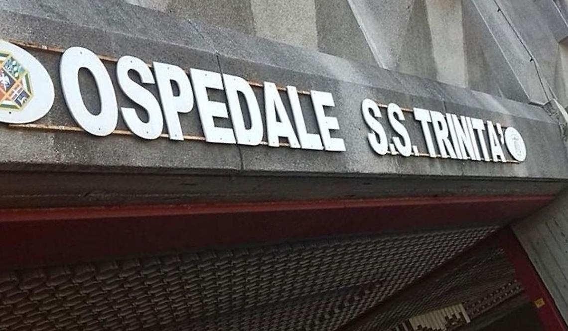 Incidente in fabbrica: un operaio rischia di perdere la mano