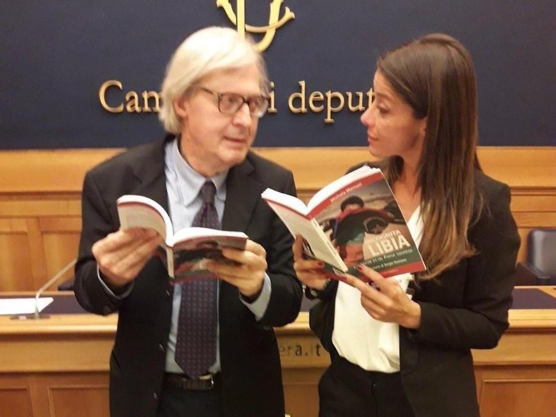 Paola, l'assistente di Sgarbi rivela: "È come il dio di una religione"