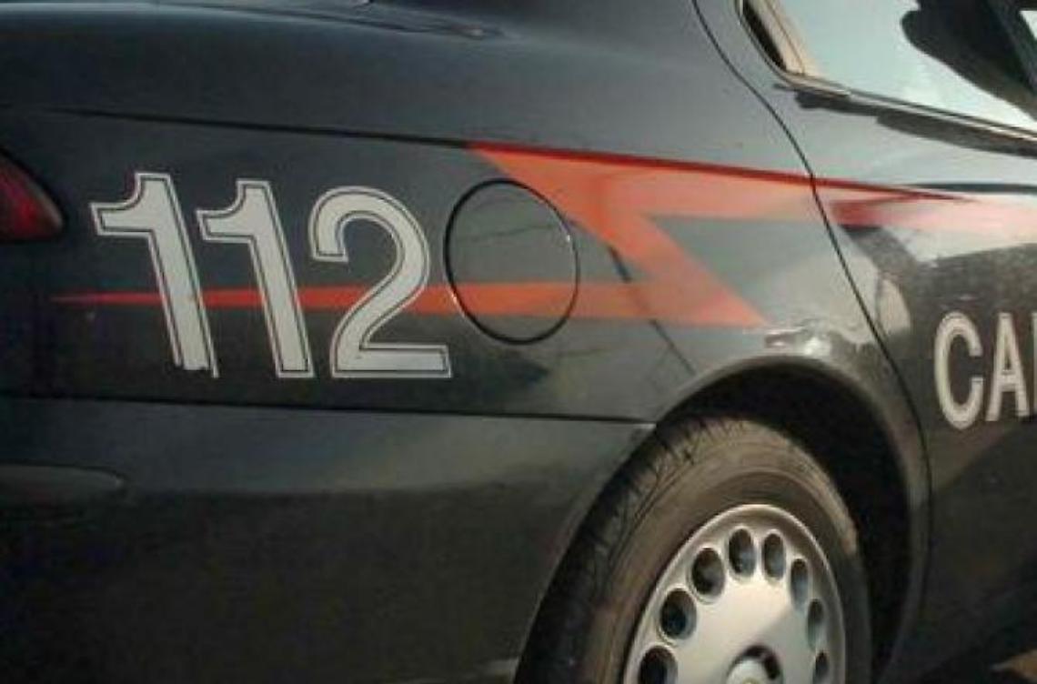 Non gli paga il lavoro svolto: picchia il datore e lo minaccia di morte