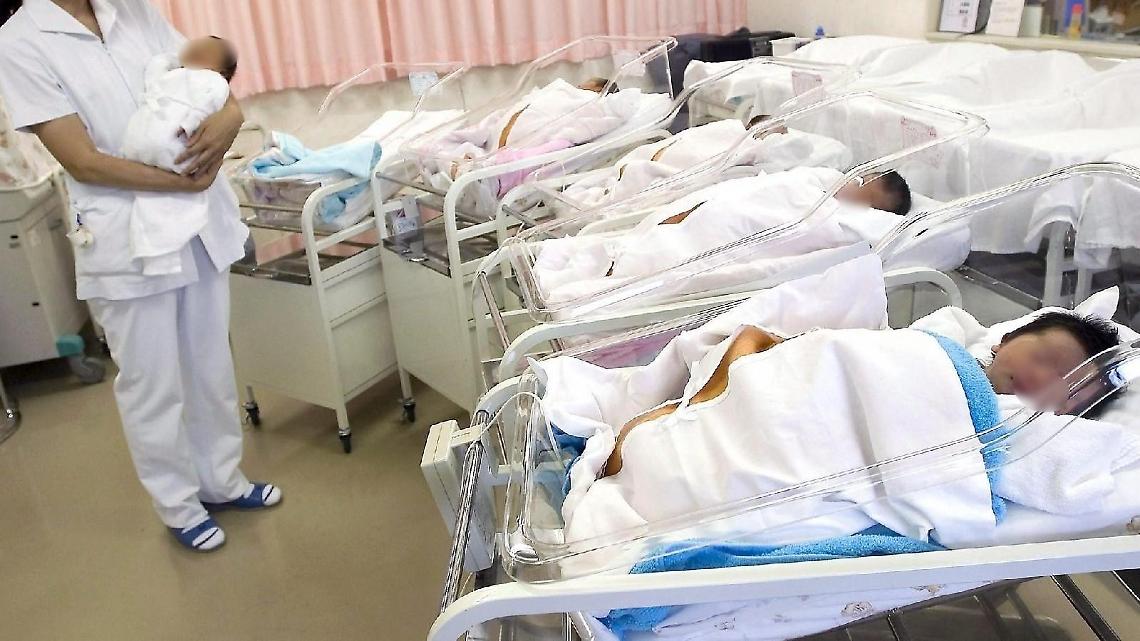 Cambia il congedo di maternità: al lavoro fino al nono mese