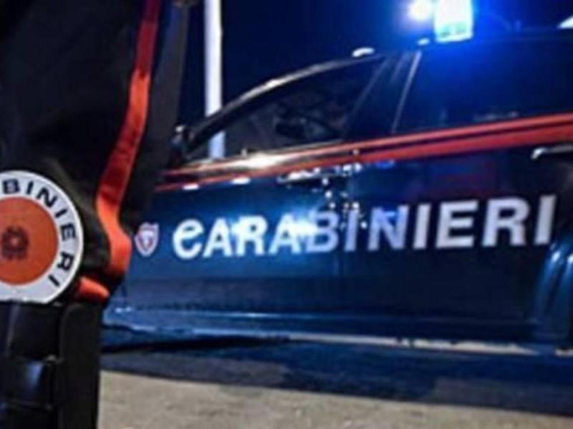 Alla guida senza patente e spacciandosi per un'altra: denunciata una 23enne