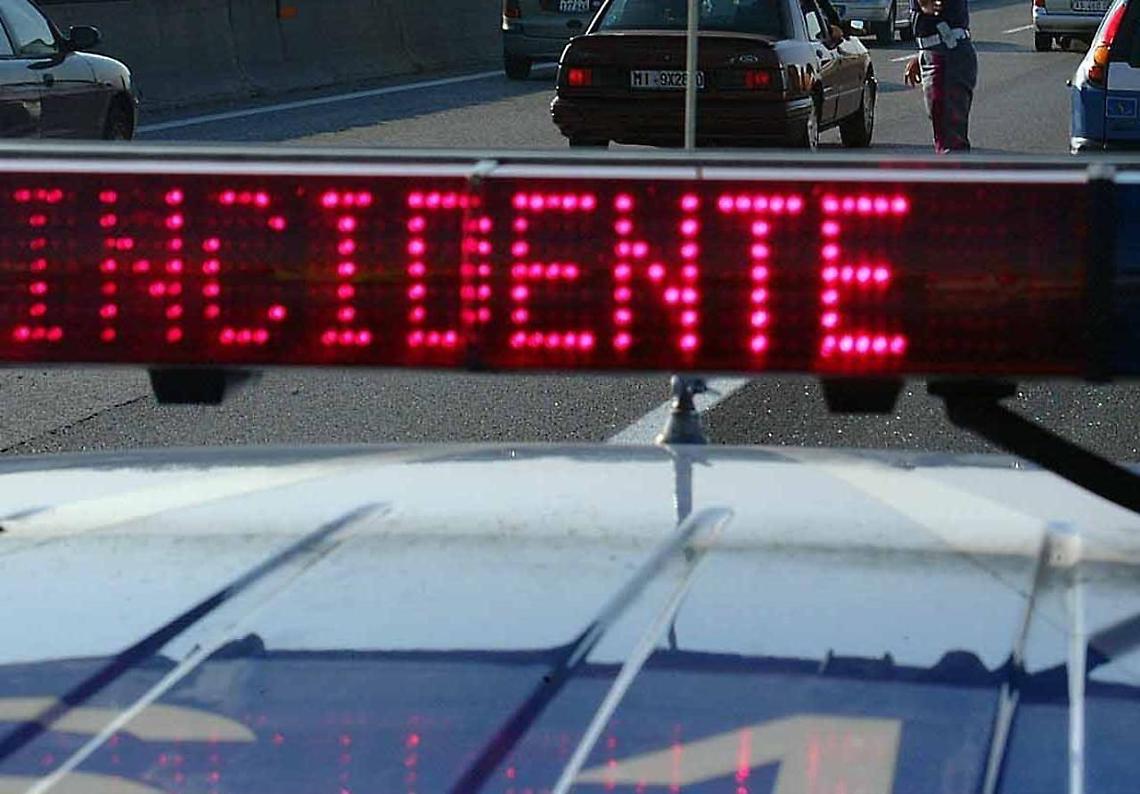 Incidente in A1: quattro chilometri di code. L'Astral: massima prudenza