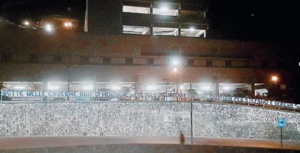 Striscione per Serena Mollicone e Stefano Cucchi: tre daspo per i tifosi