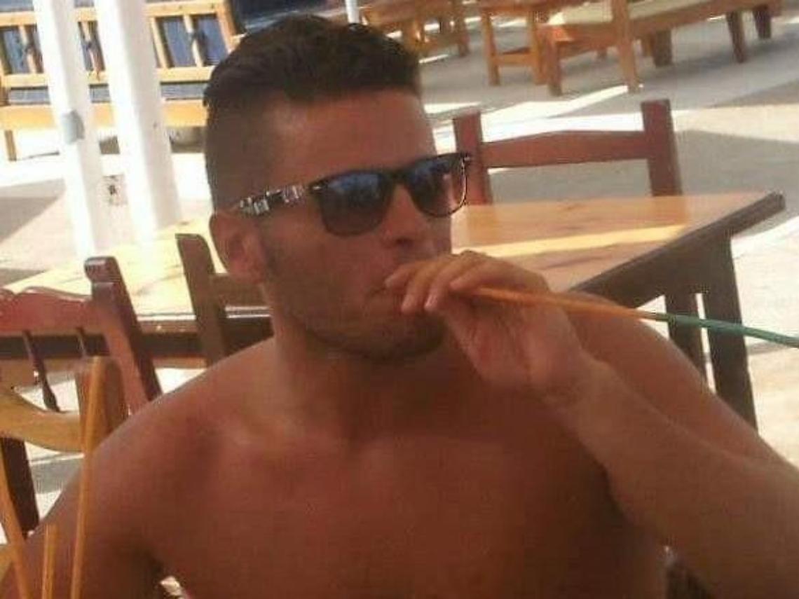 Giovane trovato morto nella sua stanza dai genitori: salma sequestrata