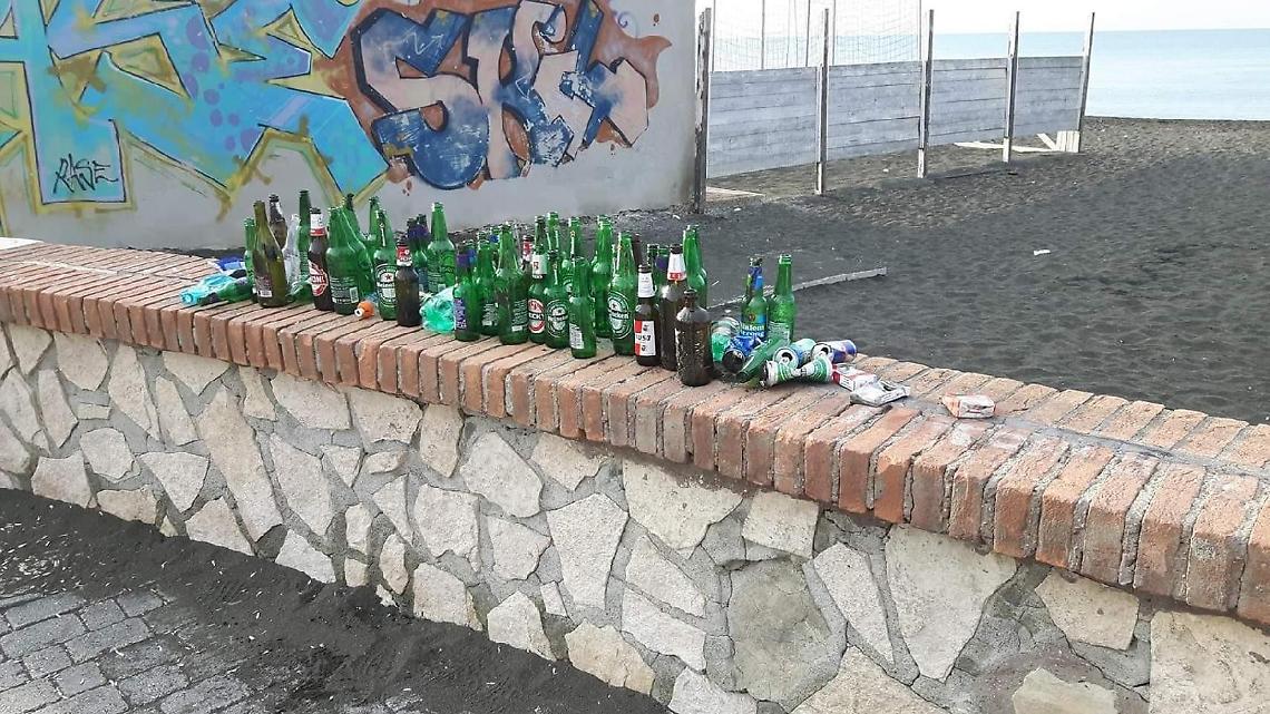 Liti, risse, vandalismi, scatta il pugno duro: a Natale stop all'alcol di notte