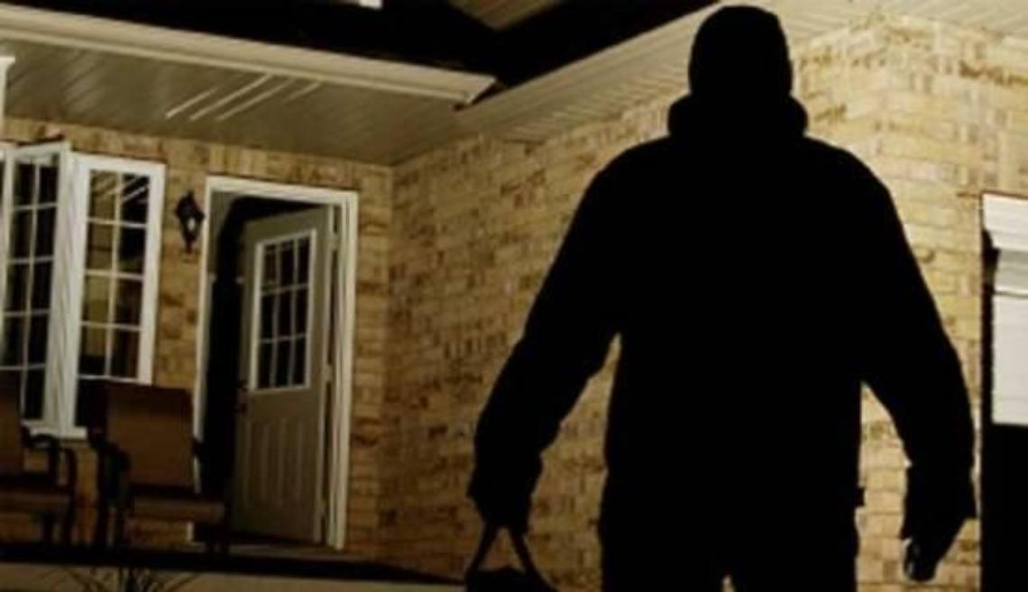 Natale, case vuote per i regali e furti a raffica: tre colpi in poche ore