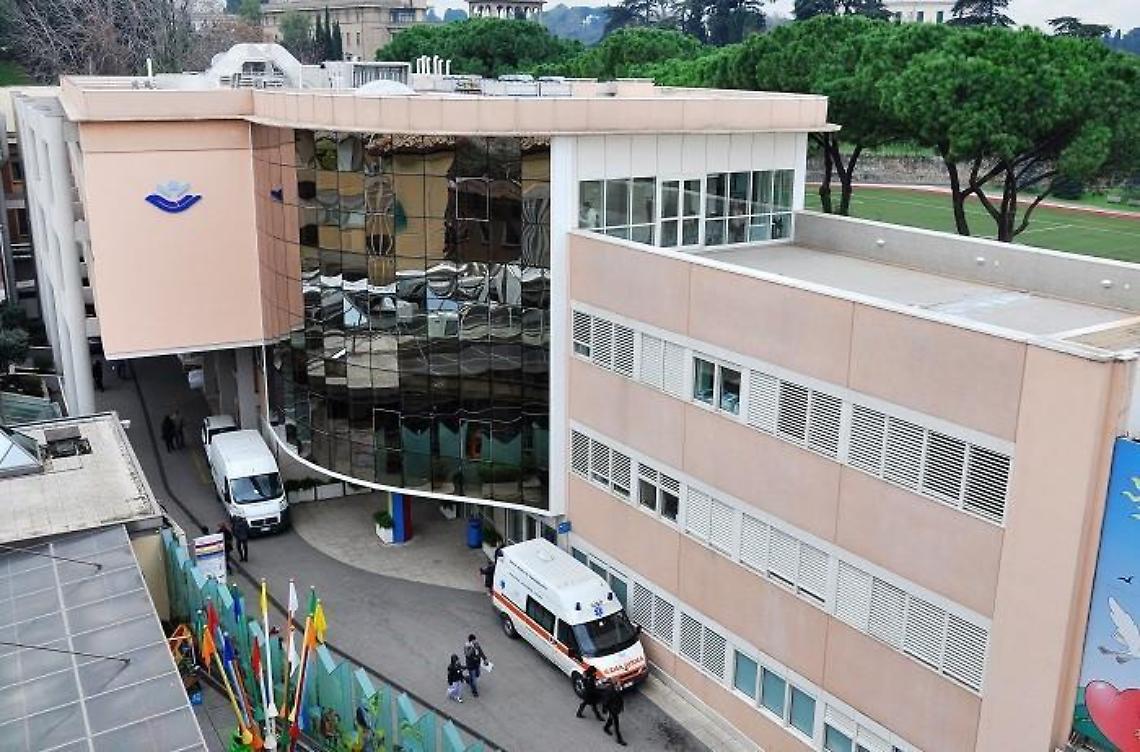 Bimba cade da un balcone: migliorano le condizioni di Johanna