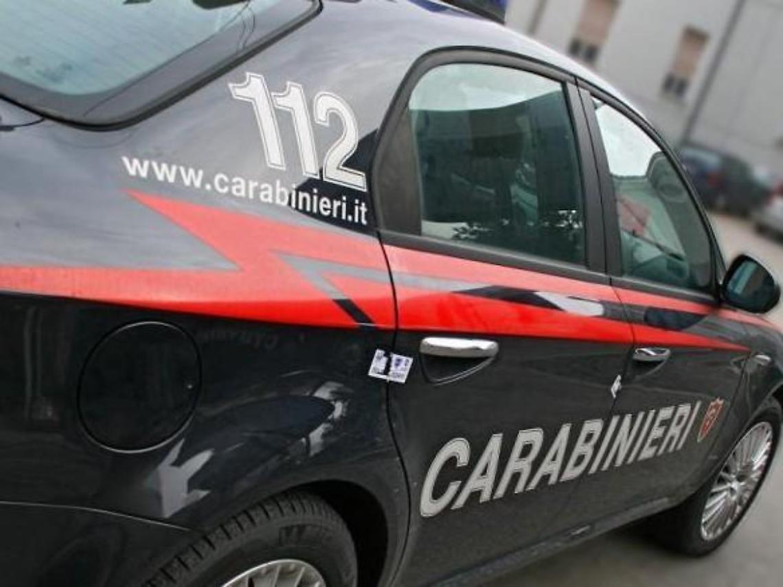 Fiamme su un terreno: padre e figlia nei guai per il rogo