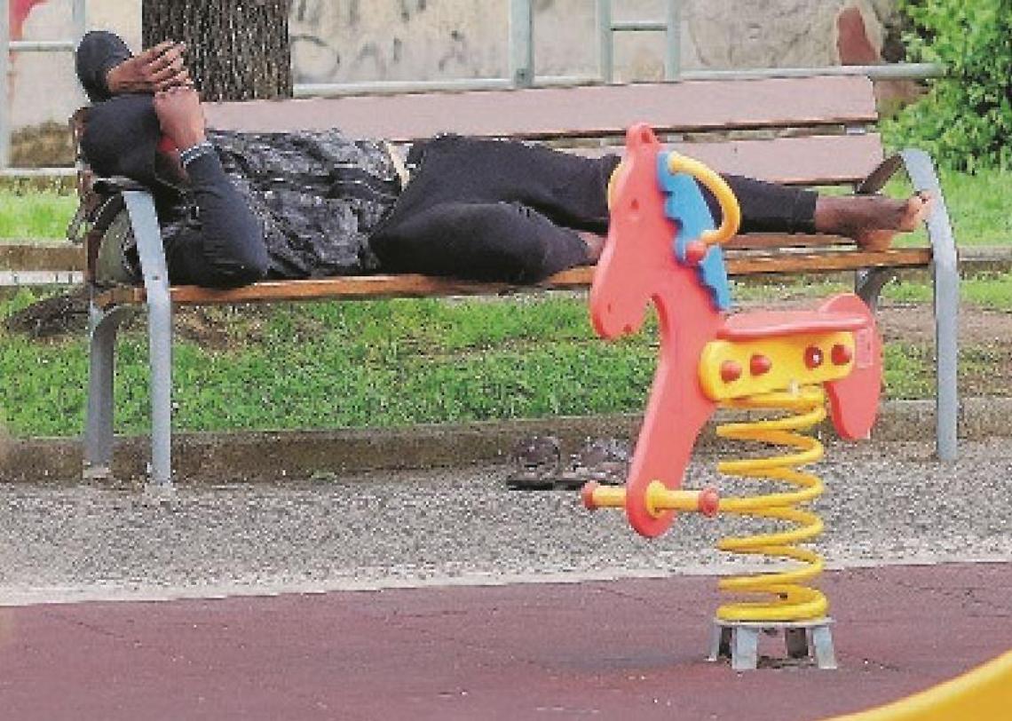 Frosinone, spaccio ai giardinetti dello Scalo: il nuovo "Zoo di Berlino"