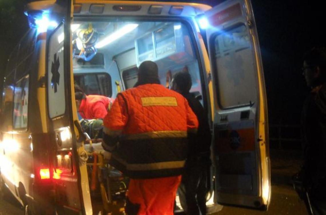 Bimbo rimane senza respiro e sviene: strappato alla morte da un angelo in divisa